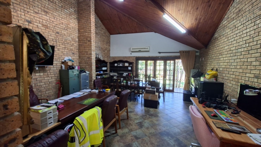 5 Bedroom Property for Sale in Rietvly A H North West